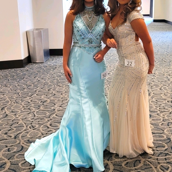 Aqua Alyce Paris dress - Picture 1 of 16
